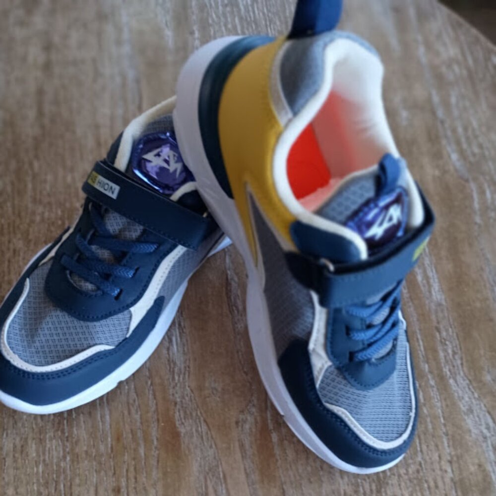 port fashion kids shoes sneakers, size 39,  NWOT